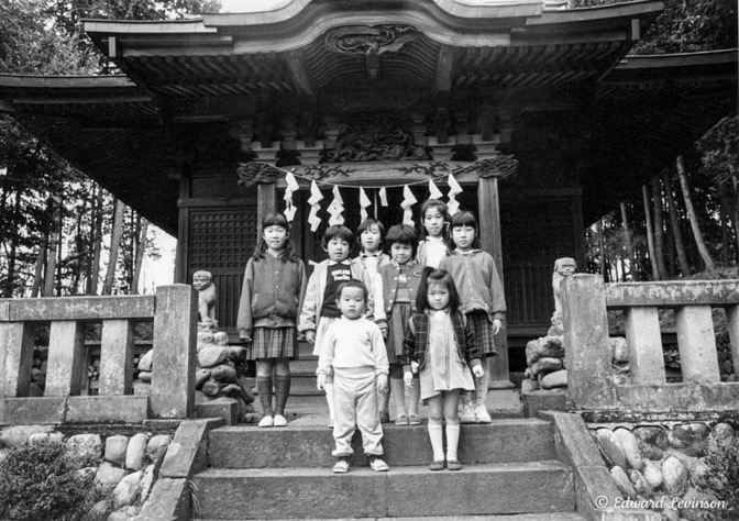 edward_levinson-1985-shrine-kids-